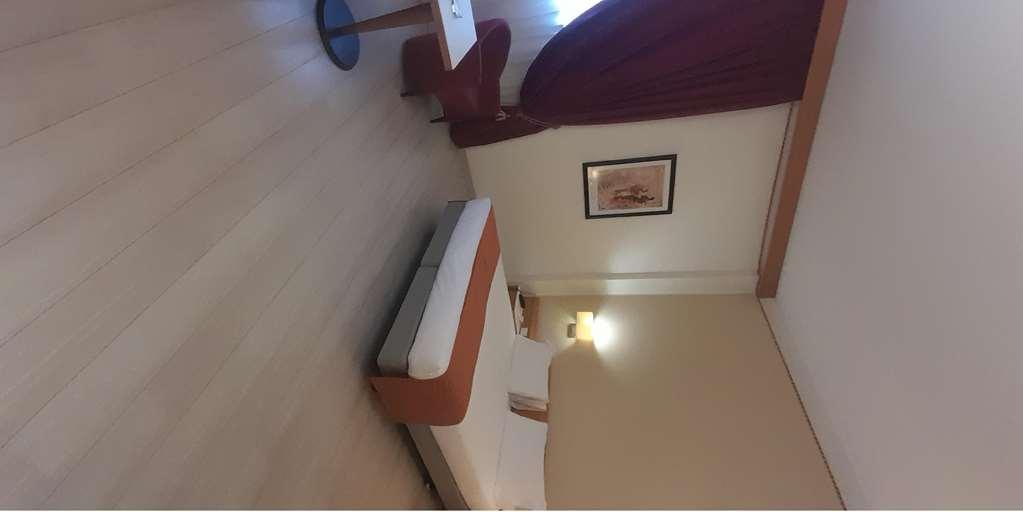 Best Western Mirage Hotel Fiera Падерно Дуняно Стая снимка