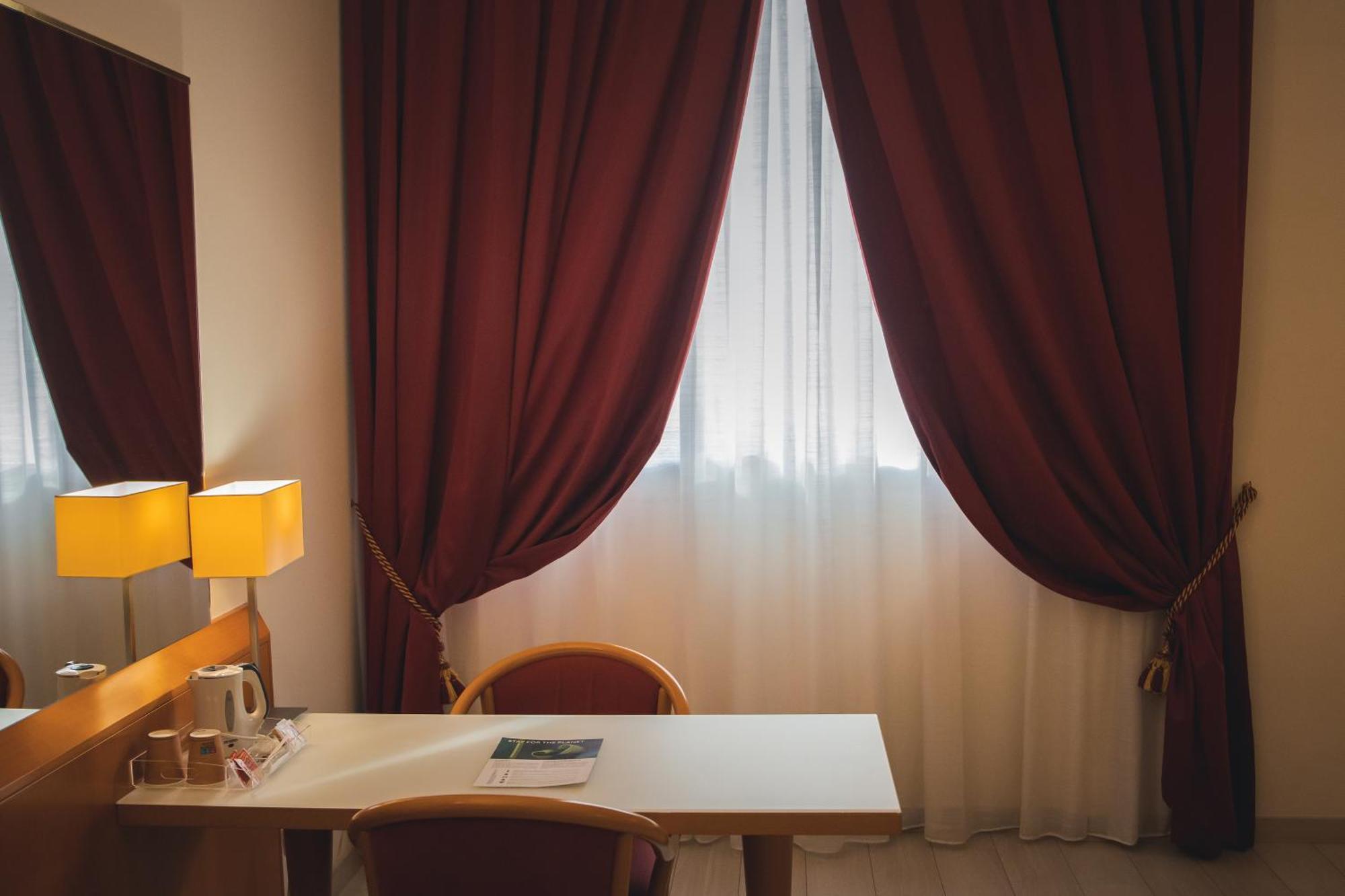 Best Western Mirage Hotel Fiera Падерно Дуняно Екстериор снимка