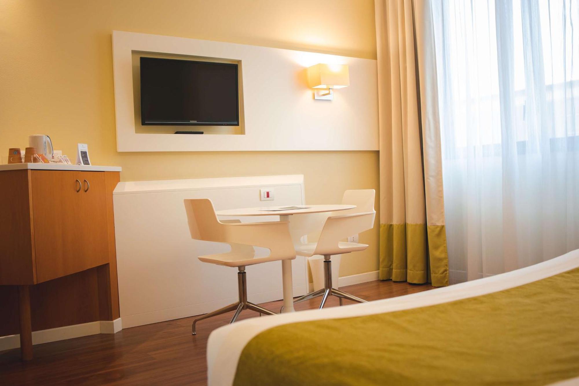 Best Western Mirage Hotel Fiera Падерно Дуняно Екстериор снимка